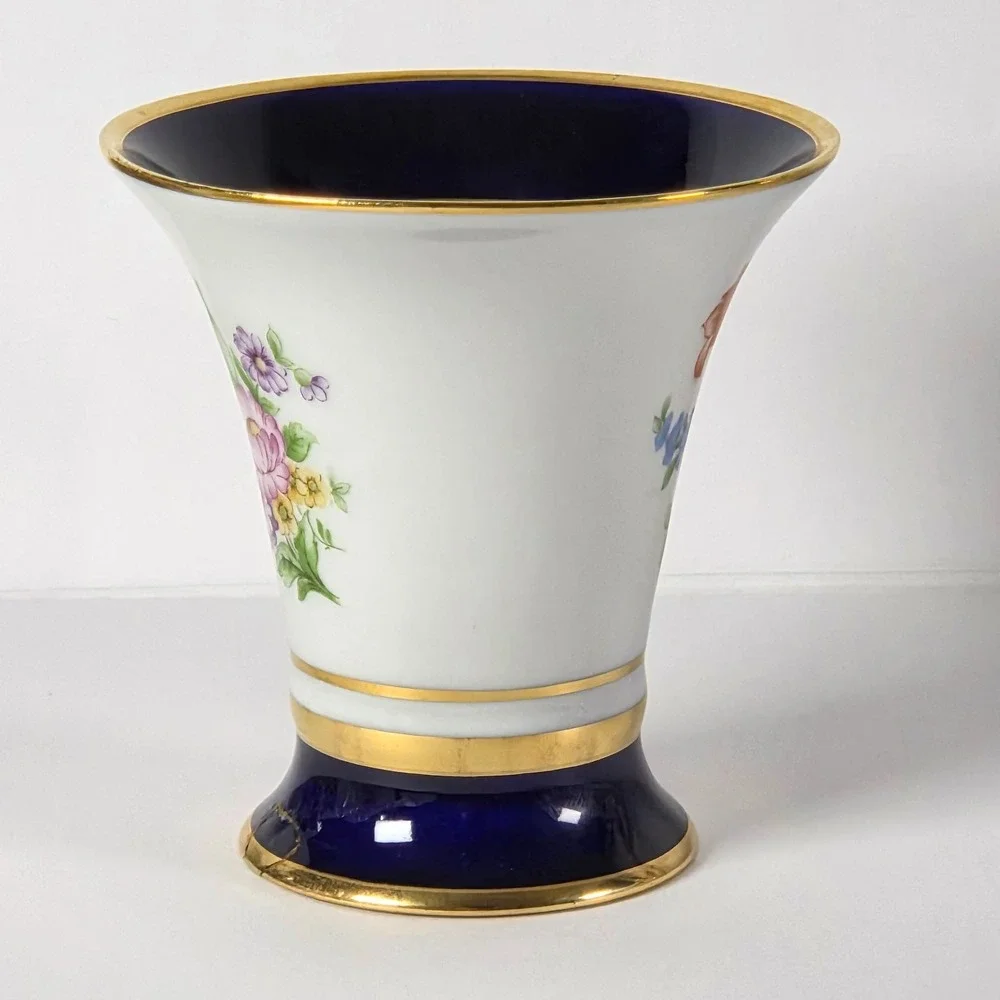 Royal Dux elegant royal
